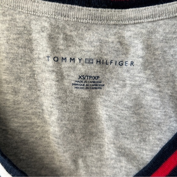 Tommy Hilfiger Women’s Grey V-Neck T-Shirt Size XS - Picture 8 of 9